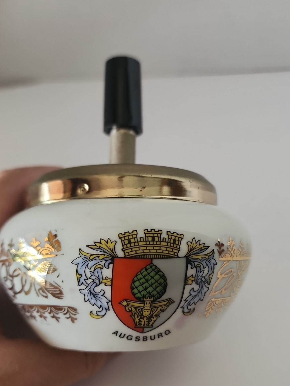 AUGSBURG White and Gold Decorative Porcelain Roulette Table Spinning Ashtray